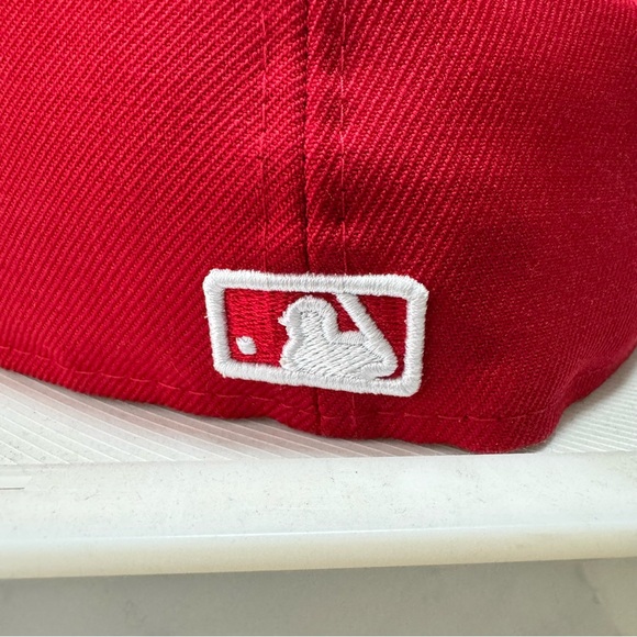 New Era Fitted Yankee Hat - Picture 4 of 5